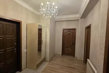 Satılır Yeni Tikili Ayna Sultanova Heykəlində 