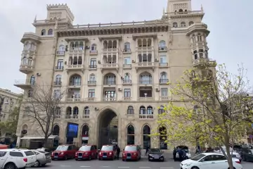 Aylıq Kirayə Köhnə Tikili Mərkəzdə 