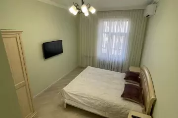 Aylıq Kirayə Köhnə Tikili Mərkəzdə 