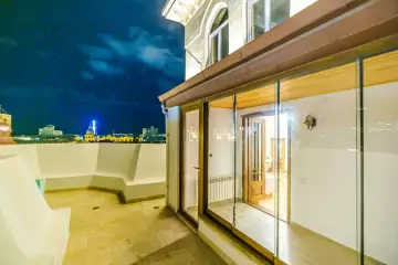 Aylıq Kirayə Köhnə Tikili Mərkəzdə 