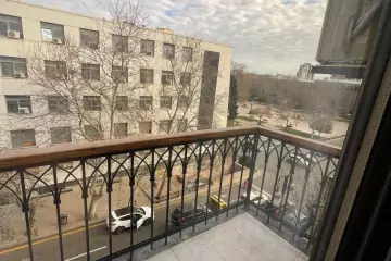 Aylıq Kirayə Köhnə Tikili Mərkəzdə 