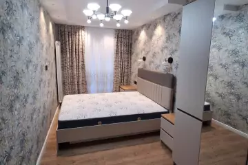 Satılır Köhnə Tikili Elmler Akademiyasıda 