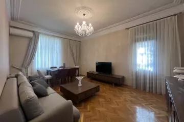 Aylıq Kirayə Köhnə Tikili Ağ şəhər Kompleksində 