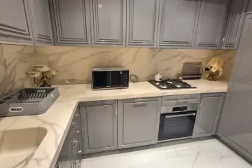 Aylıq Kirayə Yeni Tikili Mərkəzdə 