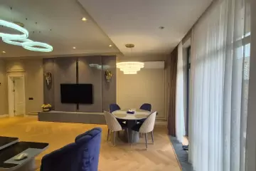 Aylıq Kirayə Yeni Tikili Mərkəzdə 