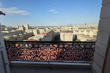 Satılır Yeni Tikili Ayna Sultanova Heykəlində 