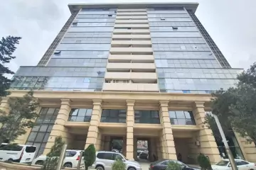 Aylıq Kirayə Yeni Tikili Mərkəzdə 