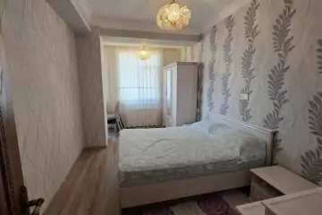 Satılır Yeni Tikili Ayna Sultanova Heykəlində 