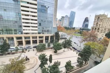 Aylıq Kirayə Yeni Tikili Mərkəzdə 