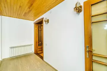 Aylıq Kirayə Köhnə Tikili Mərkəzdə 