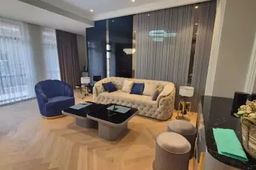 Aylıq Kirayə Yeni Tikili Mərkəzdə 