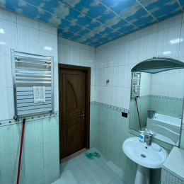 Kirayə 3 otaqlı Yeni Tikili 136 m², Yasamal