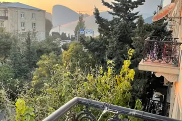 Satılır Köhnə Tikili Heydər əliyev Mərkəzində 