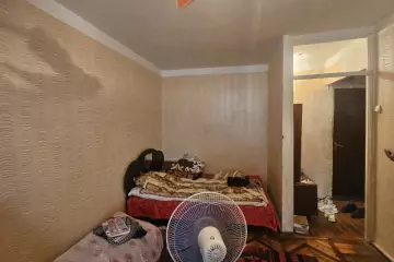 Satılır Köhnə Tikili 8-ci Kilometrdə 