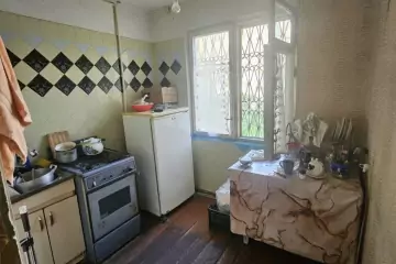 Satılır Köhnə Tikili 8-ci Kilometrdə 