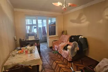 Satılır Köhnə Tikili 8-ci Kilometrdə 