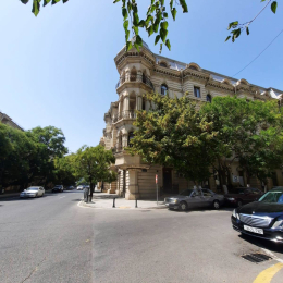 Ofis kirayə 5 otaqlı 120 m², 1 sot  ərazi, 28 May metrosu ətrafı