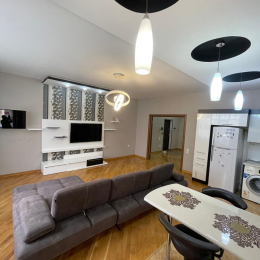 Kirayə 4 otaqlı Yeni Tikili 130 m², Şərq Bazarı
