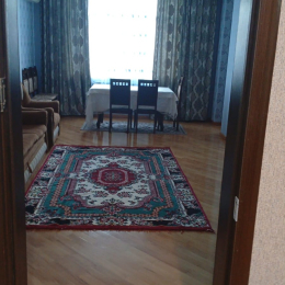 Kirayə 3 otaqlı Yeni Tikili 135 m², 1-ci mikrorayon