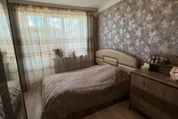 Satılır Köhnə Tikili Bakıxanovda 