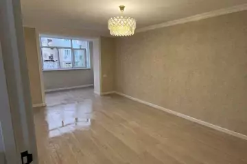 Satılır Yeni Tikili Heydər əliyev Mərkəzində 