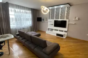 Aylıq Kirayə Yeni Tikili şərq Bazarında 