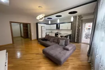 Aylıq Kirayə Yeni Tikili şərq Bazarında 