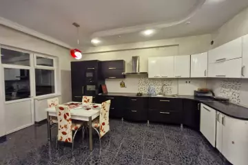 Aylıq Kirayə Yeni Tikili Ağ şəhər Kompleksində 