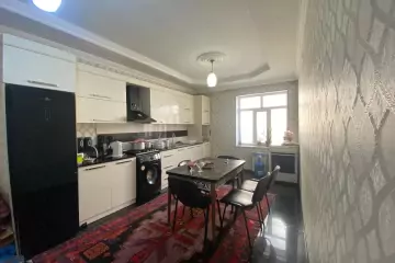 Satılır Həyət Evi Bakıda 