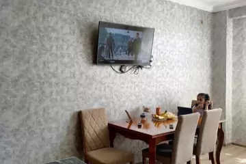 Satılır Yeni Tikili Qurtuluş 93da 