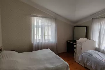 Satılır Bağ Evi Buzovnada 