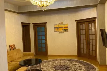 Satılır Yeni Tikili Mərkəzdə 