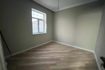 Satılır Həyət Evi Yeni Ramana Qəsəbəsida 