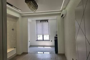 Satılır Yeni Tikili Qaraçuxurda 