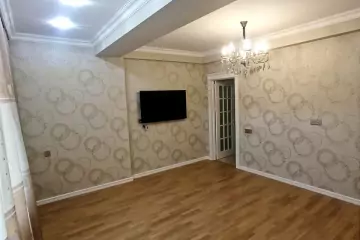 Satılır Yeni Tikili 8-ci Kilometrdə 