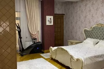 Satılır Yeni Tikili Mərkəzdə 