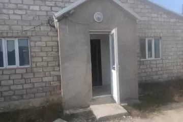 Satılır Həyət Evi Savalan Qəsəbəsida 
