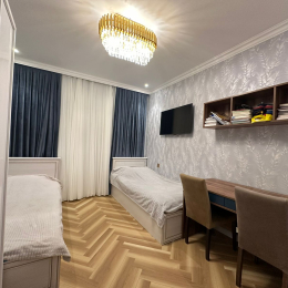 Satılır 5 otaqlı Köhnə Tikili 125 m², 8-ci kilometr