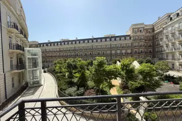 Satılır Yeni Tikili Ağ şəhər Kompleksində 