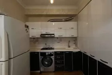 Satılır Yeni Tikili Qurtuluş 93da 