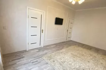 Satılır Köhnə Tikili 5-ci Mikrorayonda 