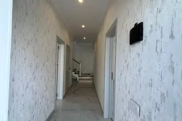 Satılır Həyət Evi Binədə 