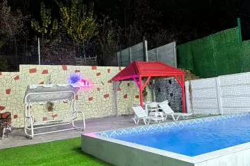 Günlük Kirayə Villa Vəndam Qəsəbəsində 