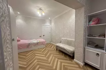 Satılır Köhnə Tikili 8-ci Kilometrdə 