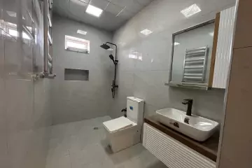 Satılır Həyət Evi Binədə 