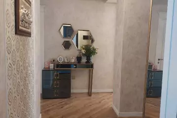 Satılır Yeni Tikili 8-ci Mikrorayonda 