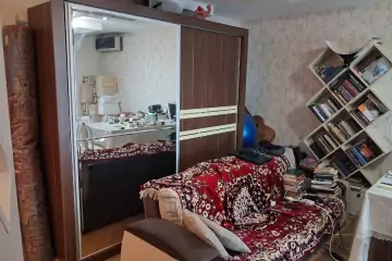 Satılır Köhnə Tikili Elmler Akademiyasıda 