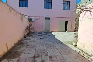 Satılır Həyət Evi əmircanda 