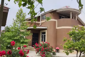 Satılır Həyət Evi Buzovnada 